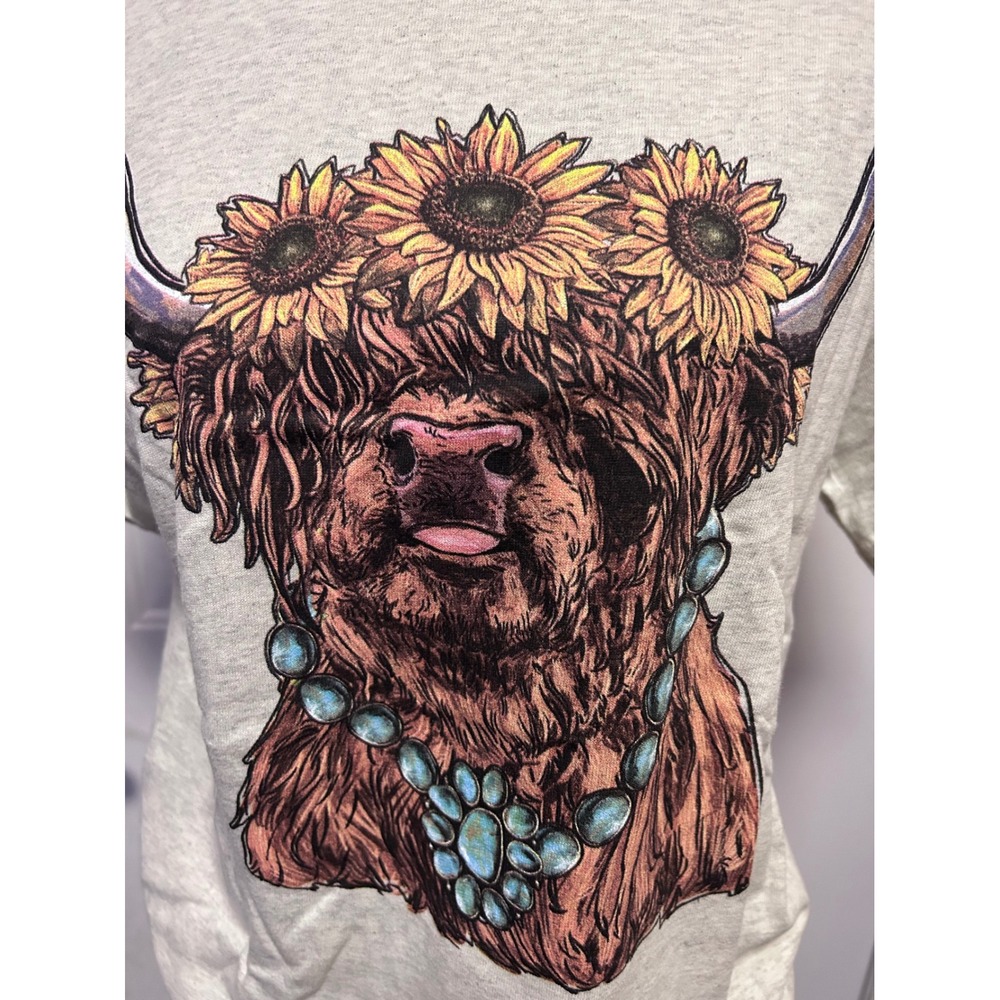 Highland Cow Delta Pro Weight Graphic T-Shirt Women's Medium Tan Sunflower Boho - Picture 2 of 8
